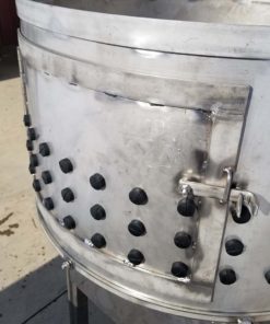 Plucker with door in closed position