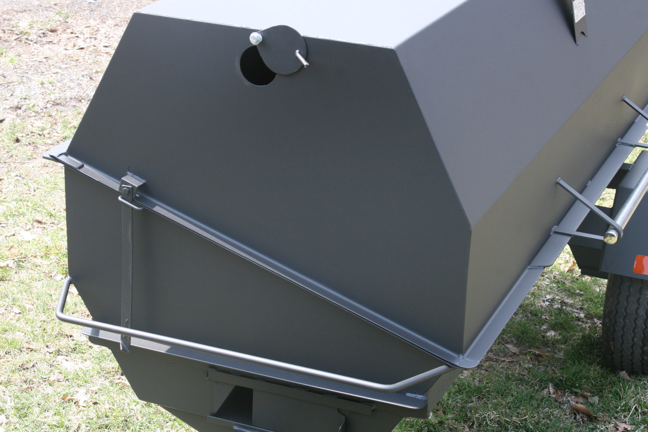 Charcoal Pig Roaster - Image 3